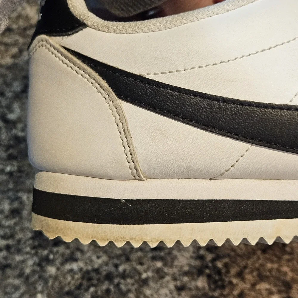 Nike Classic Cortez‎ Womens Size 8.5 White Black Athletic Sneakers